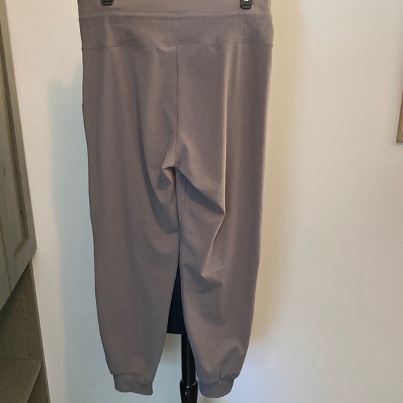 Vuori Daily Jogger High Rise S403 - Picture 6 of 9